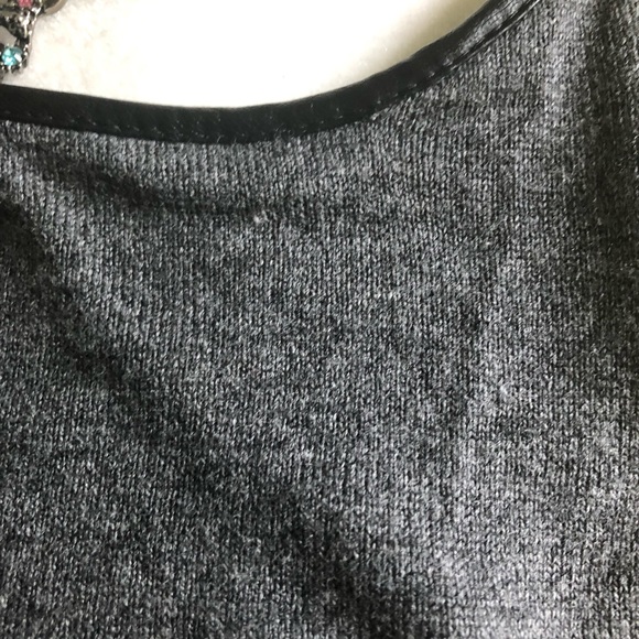 Dalia Long Sleeved Tunic w/pockets /Pleather trim! - Picture 3 of 11